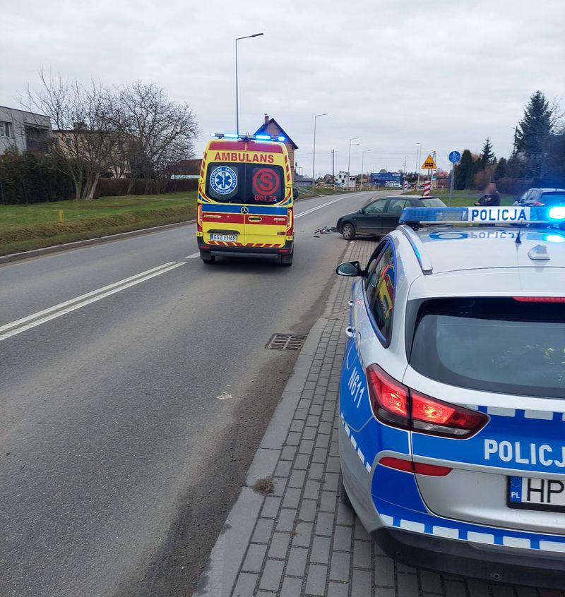 POTRĄCENIE 16 LETNIEJ KIERUJĄCEJ HULAJNOGĄ. POLICJANCI APELUJĄ O PRZESTRZEGANIE PRZEPISÓW RUCHU DROGOWEGO. 2