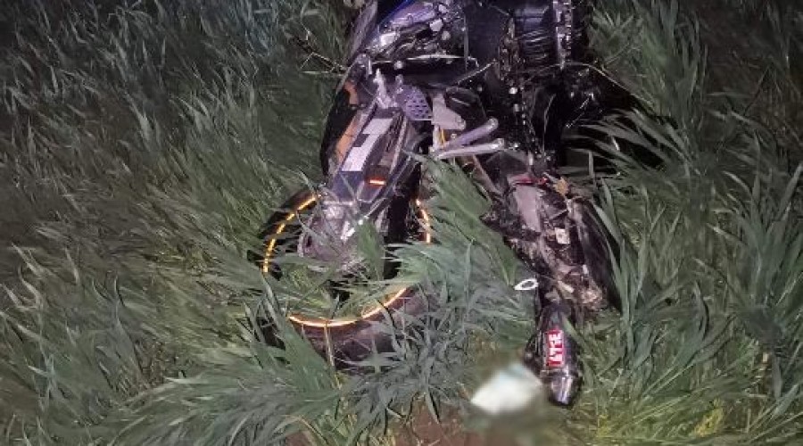 Mieszkaniec Elbląga zginął na miejscu po zderzeniu motocykla z drzewem (1)