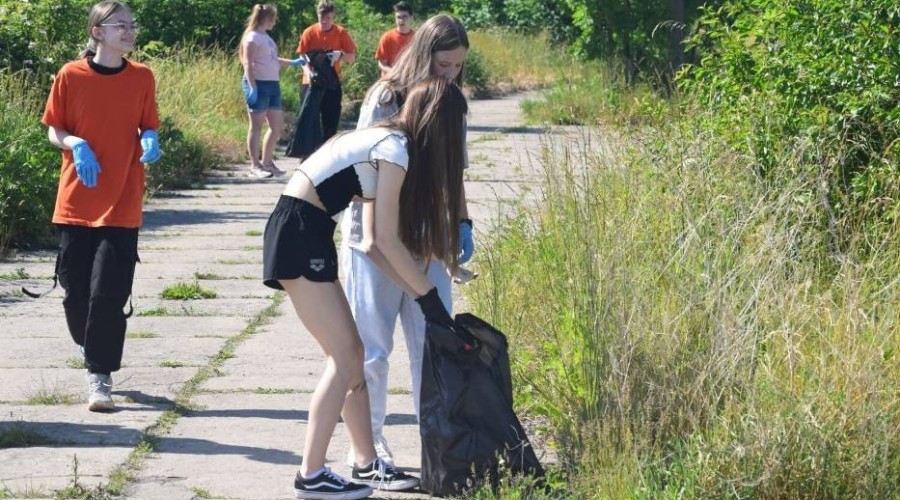 Kamil Kucharski/ Akcja sprzątania Nowego Dworu Gdańskiego. 