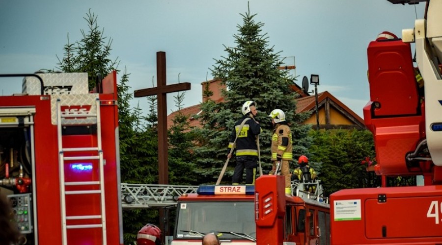 pożar kościoła kępki38