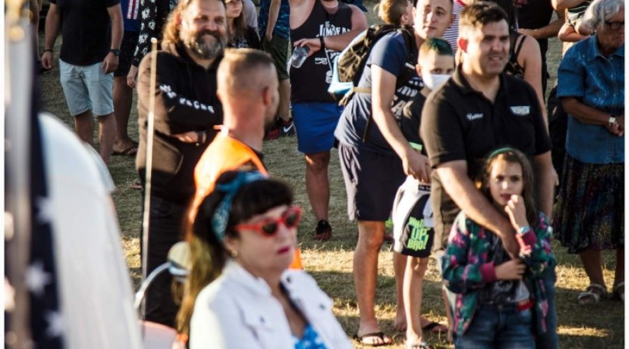 received_437836230626345