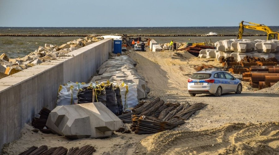wypadek na przekopie mierzei (4)