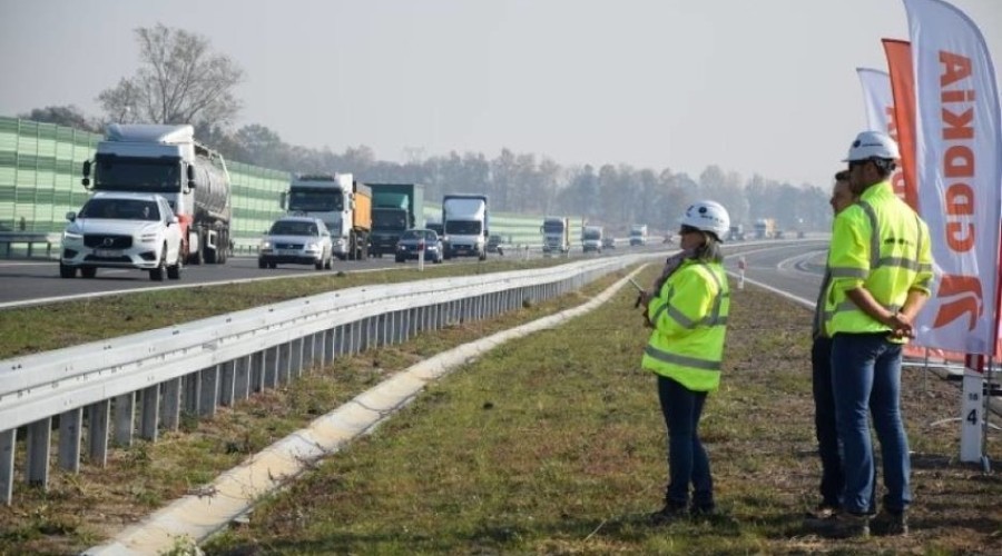 5bd884b2c4185_o_large