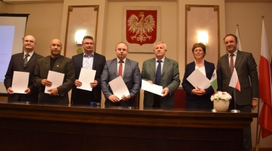 5be44a41237f7_o_large