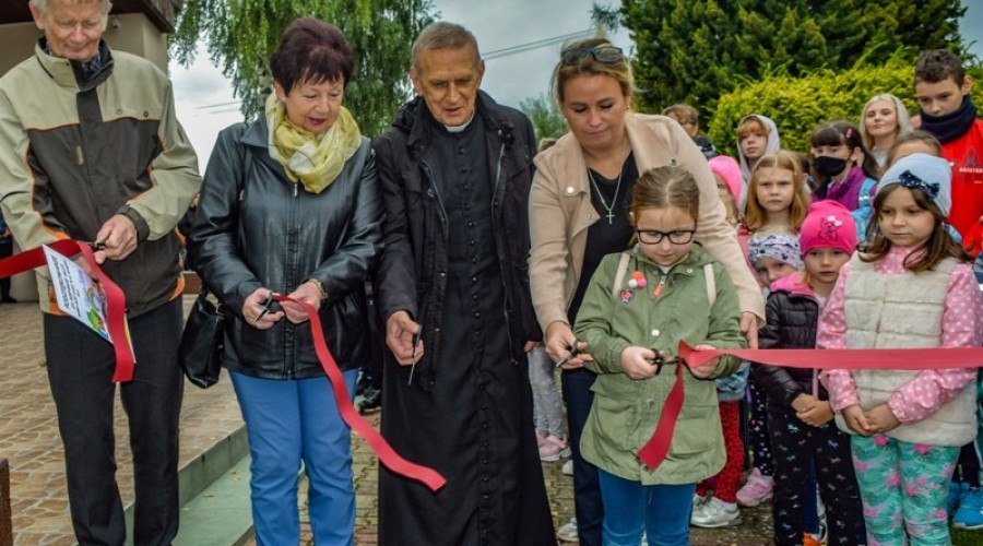 Otwarcie placu zabaw i festyn rodzinny w Tujsku (38)