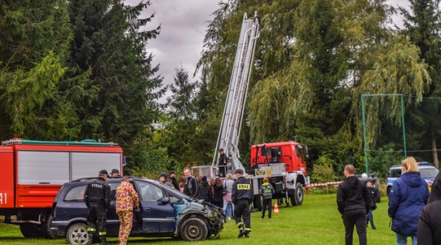 Otwarcie placu zabaw i festyn rodzinny w Tujsku (54)
