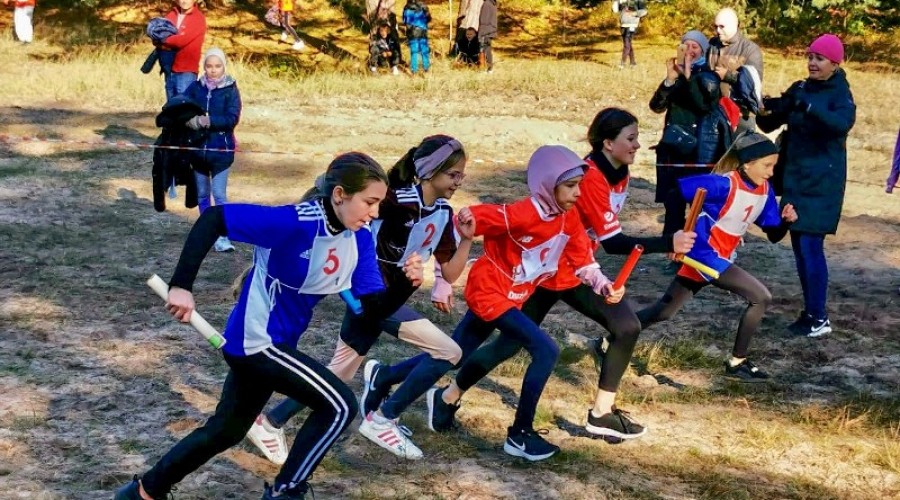 Mistrzostwa Powiatu w Sztafetowych Biegach Przełajowych  (4)