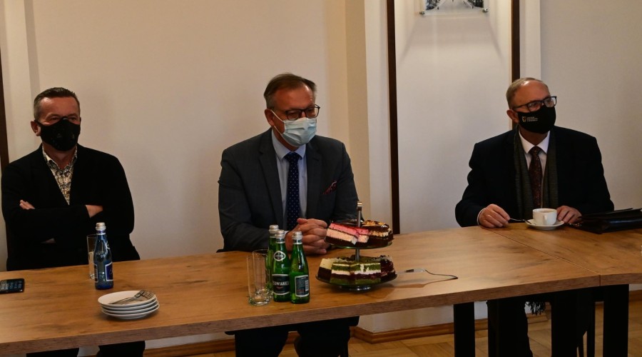 starostwo powiatowe nowy dwór gdański, Jacek Gross starosta, Barbara Ogrodowska starosta, powiat nowodworski inwestycje, 12