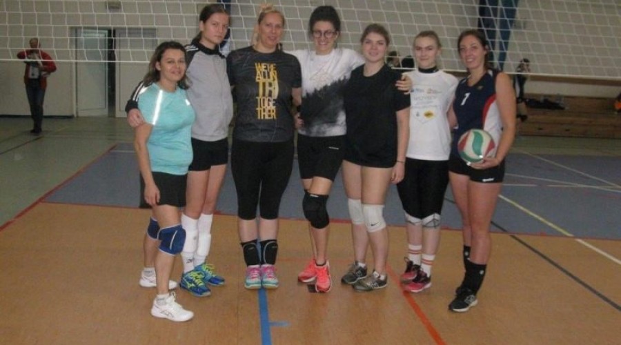 Wznowione rozgrywki Miejskiej Ligi Piłki Siatkowej Kobiet 202122010103