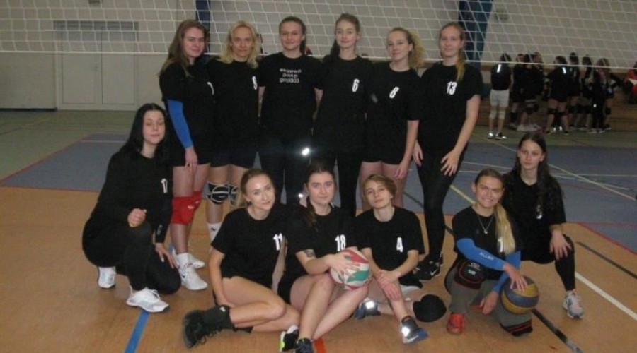 Wznowione rozgrywki Miejskiej Ligi Piłki Siatkowej Kobiet 202122010106