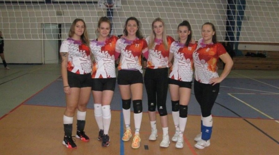 Wznowione rozgrywki Miejskiej Ligi Piłki Siatkowej Kobiet 202122010112