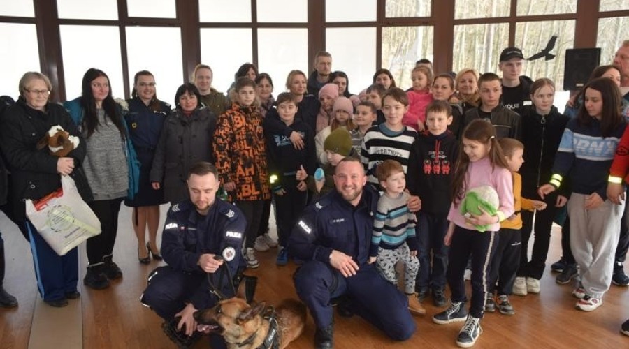 policjanci dla uchodźców30