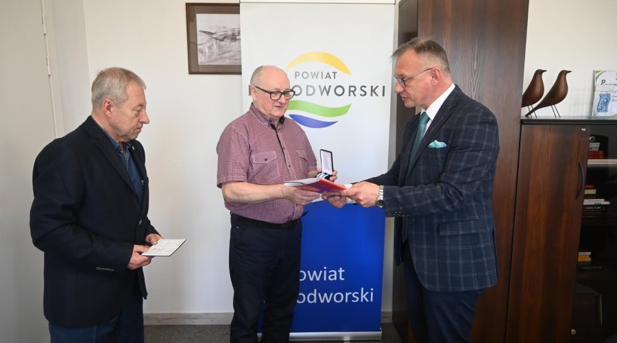 278566741_1374909799682103_2765088510338059219_n