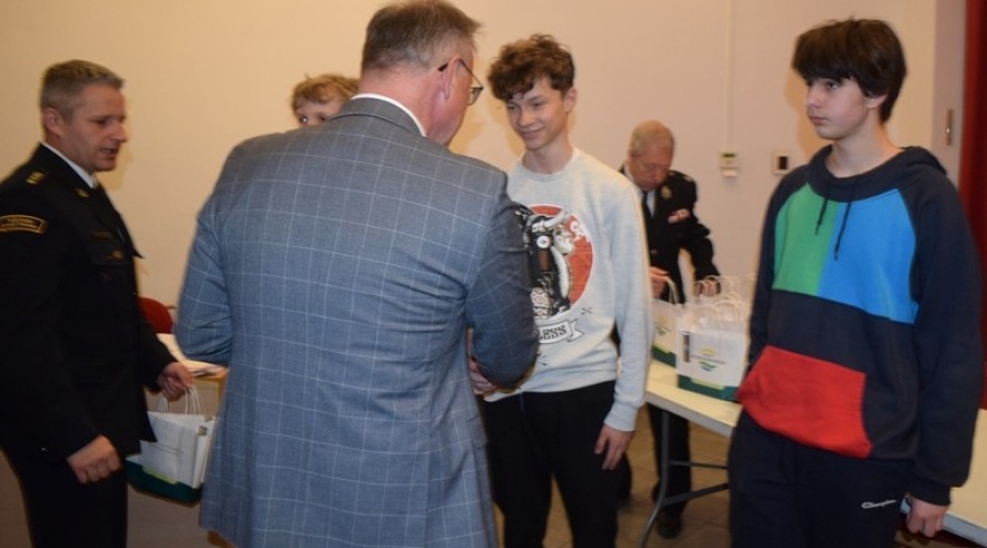 mlodziez zapobiega pozarom07