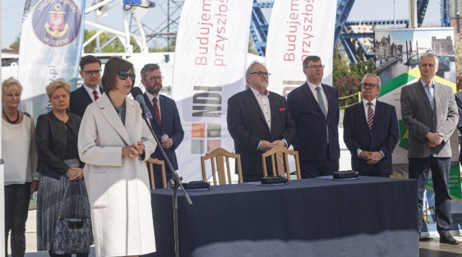 Umowa na Tor Wodny podpisana!06