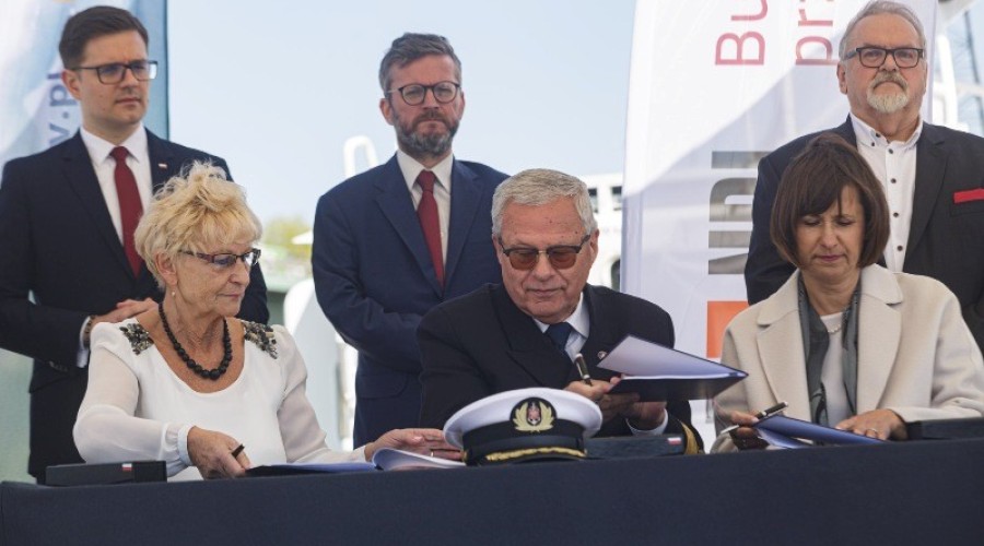 Umowa na Tor Wodny podpisana!10