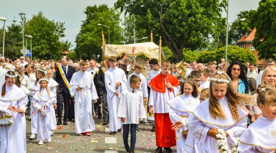 procesja Bożego Ciała w Nowym Dworze Gdańskim (34)
