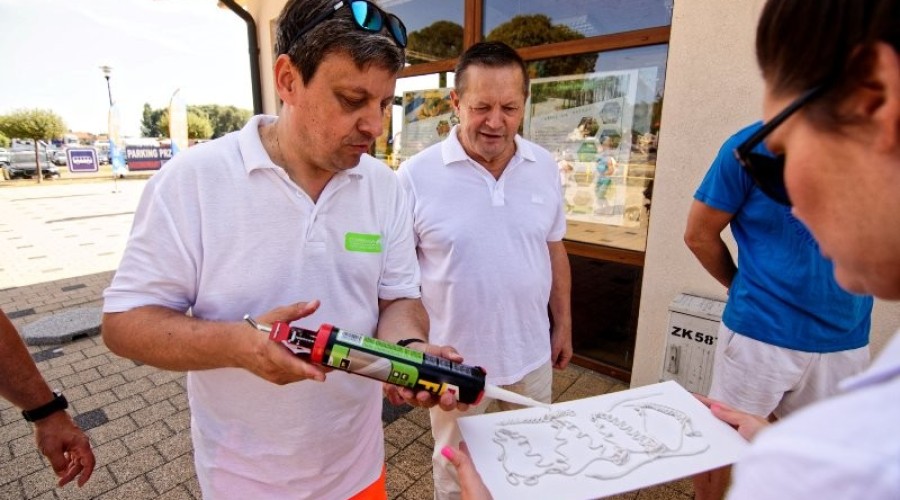 defibrylator dla krynicy morskiej07