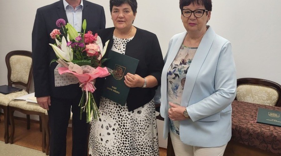 Wręczenie aktów powierzenia dyrektorom szkół3