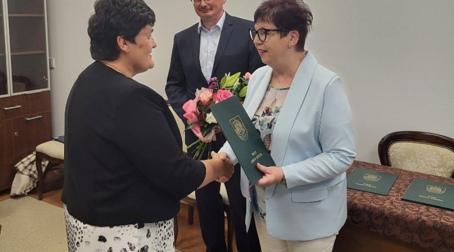 Wręczenie aktów powierzenia dyrektorom szkół7