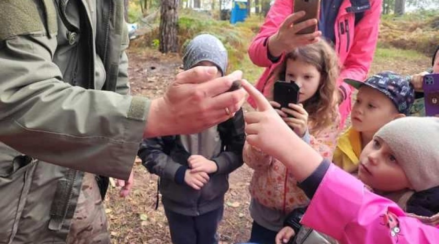 Jantar. Spotkanie uczniów z ornitologami ze stację terenowej Akcji Bałtyckiej.08