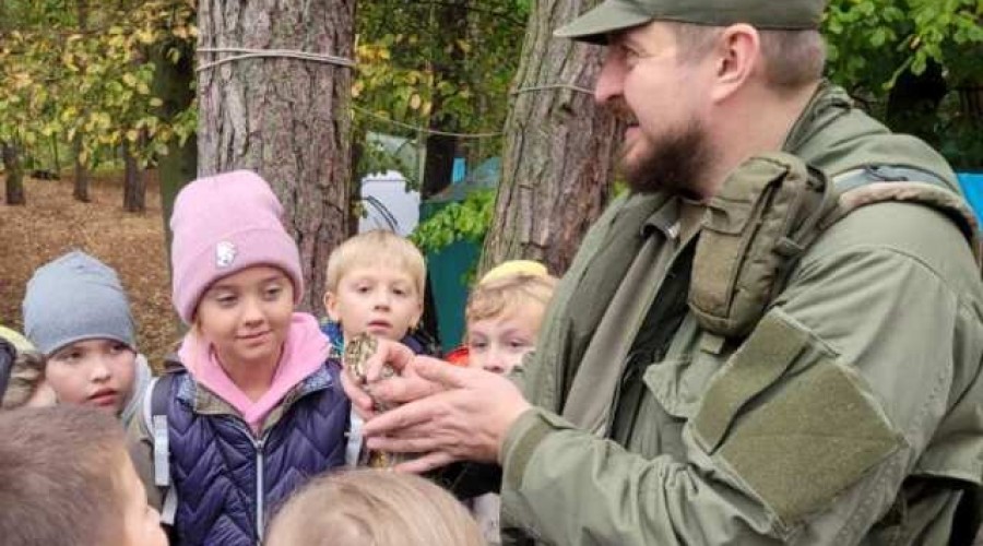 Jantar. Spotkanie uczniów z ornitologami ze stację terenowej Akcji Bałtyckiej.10