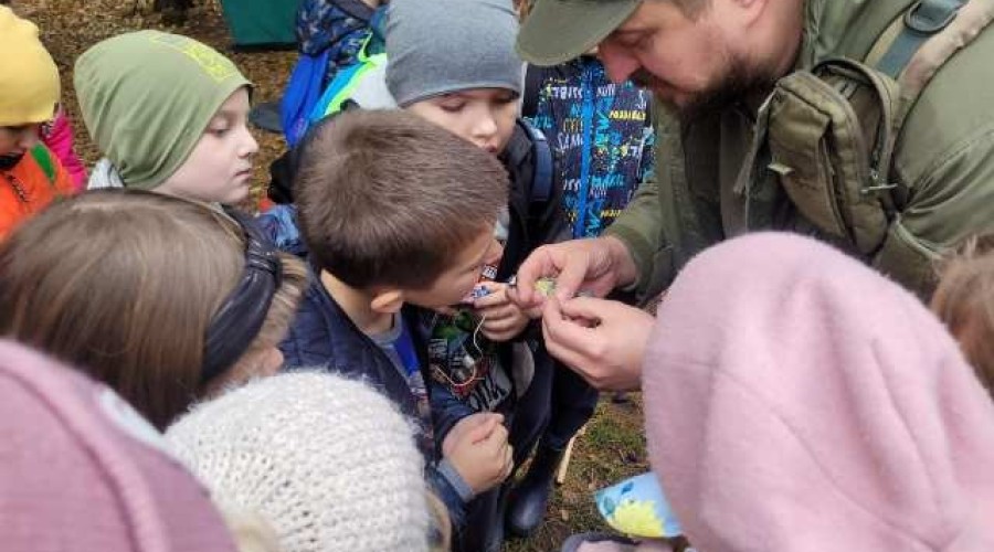 Jantar. Spotkanie uczniów z ornitologami ze stację terenowej Akcji Bałtyckiej.15
