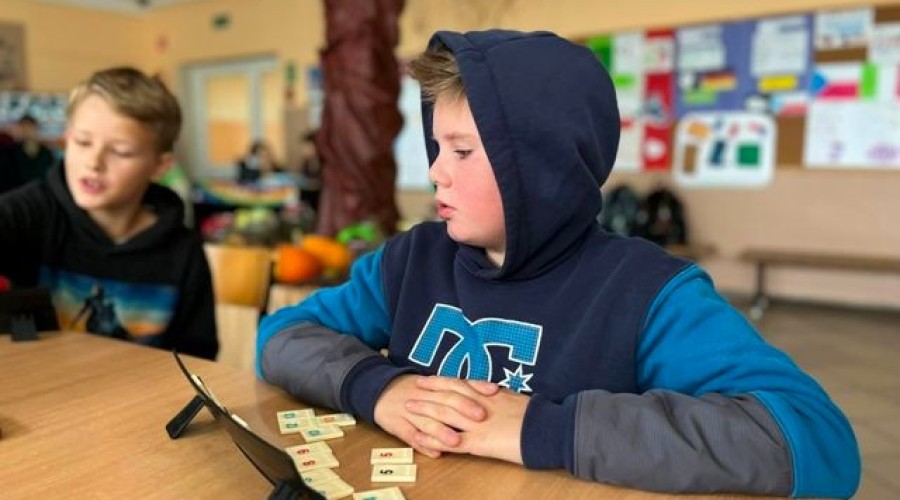 Oliwier Demidiuk zwycięzcą III turnieju Rummikub w Mikoszewie10