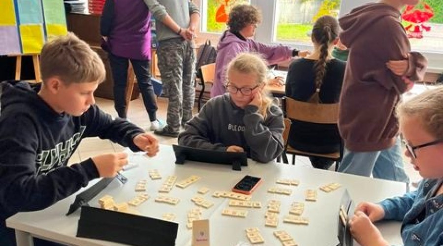 Oliwier Demidiuk zwycięzcą III turnieju Rummikub w Mikoszewie16