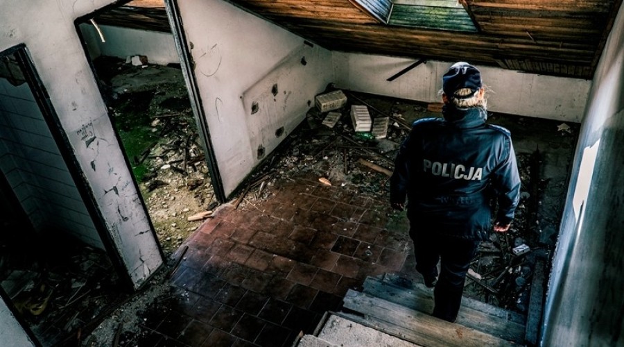 kontrola pustostanów policja4