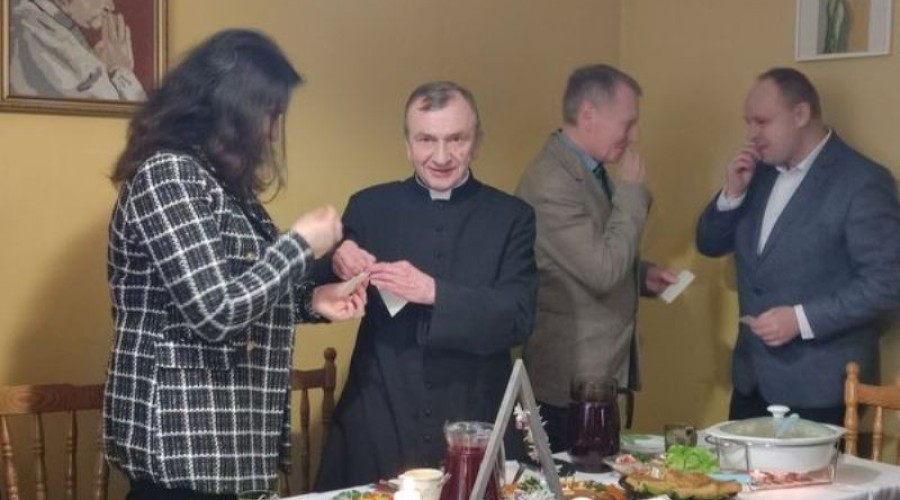 Wigilijne spotkanie uczestników Warsztatów Terapii Zajęciowej.  (1)