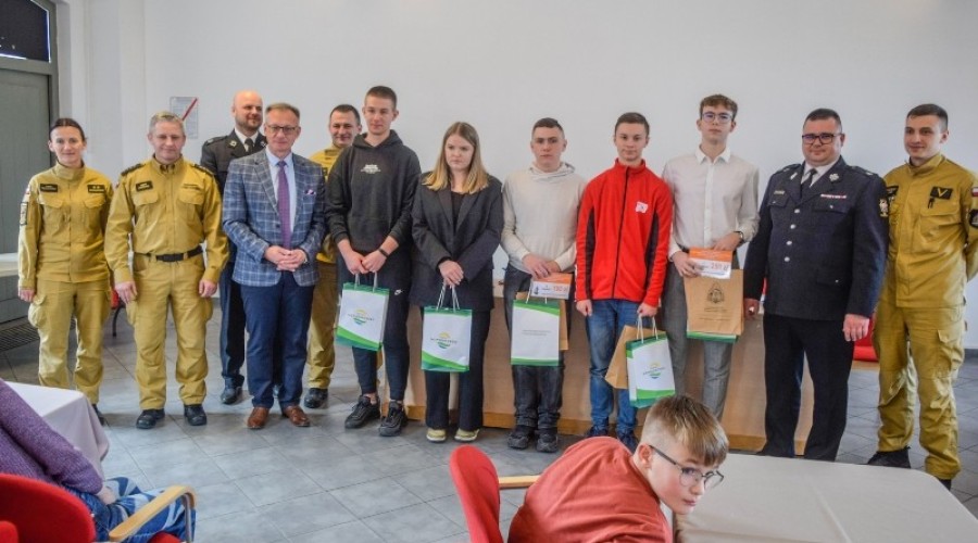 mlodzież zapobiega pożarom (14)