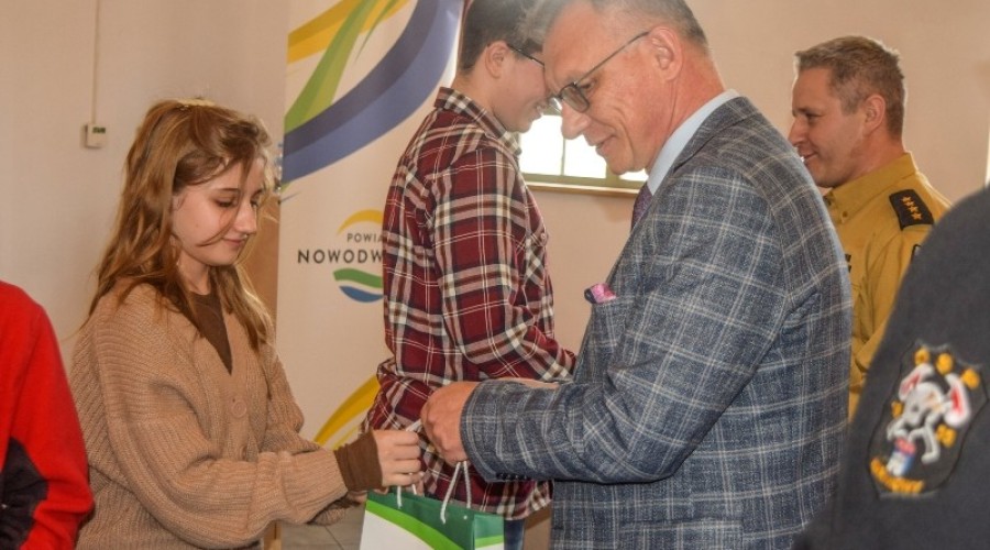 mlodzież zapobiega pożarom (25)