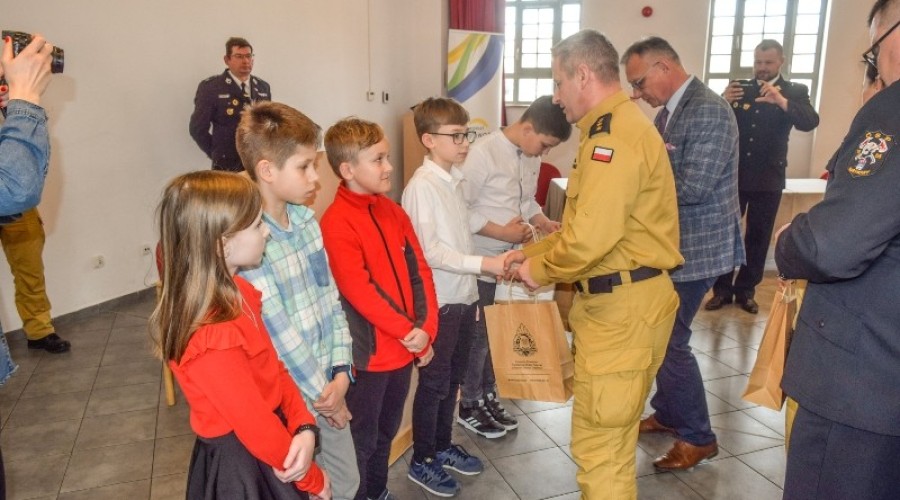 mlodzież zapobiega pożarom (38)