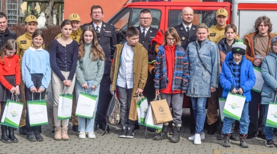 mlodzież zapobiega pożarom (4)