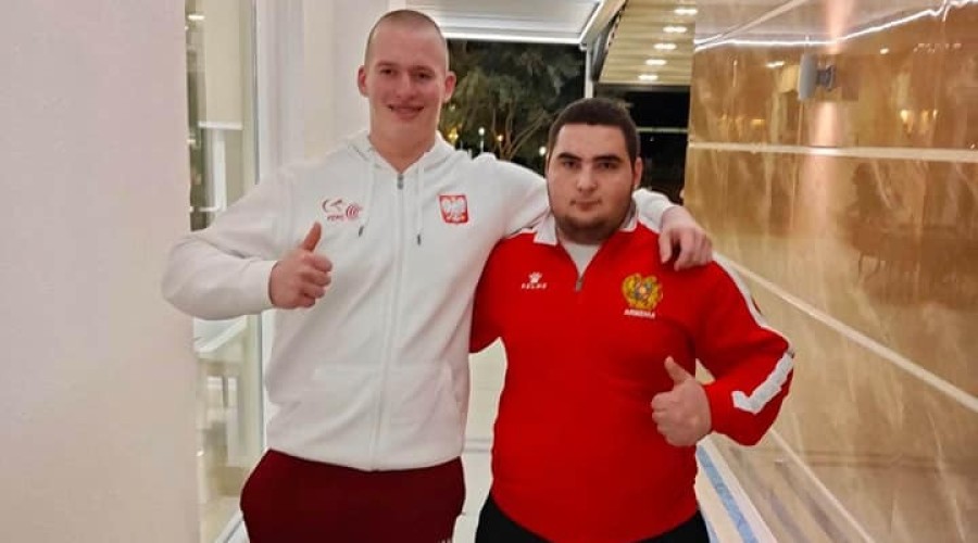 WOJTEK PIOTROWSKI  (5)