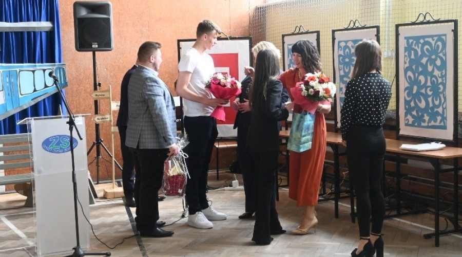 pozegnanie absolwentow zespolu szkol nowy dwor gd19