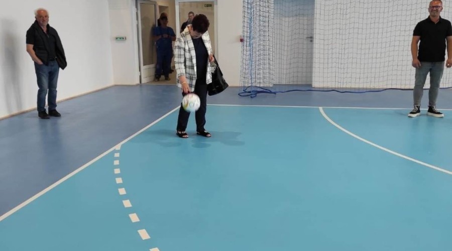 hala sportowa w drewnicy (15)