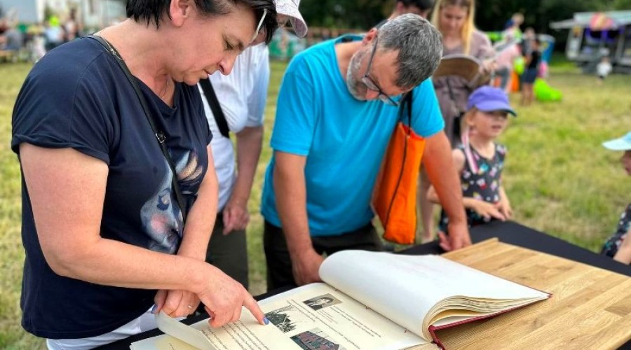 Drewnica wkopanie kapsuły czasu dzwynka_ kostychyn (20)