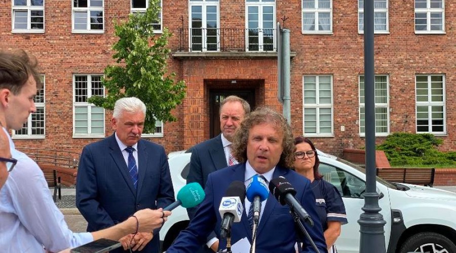 Nielegalne wysypiska odpadów zagrażają gminom.3