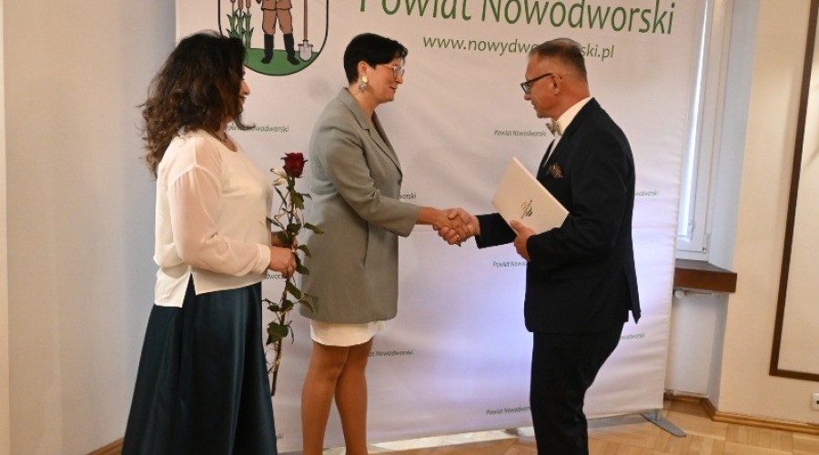 Nagrody dla wybitnych edukatorów z Powiatu Nowodworskiego08