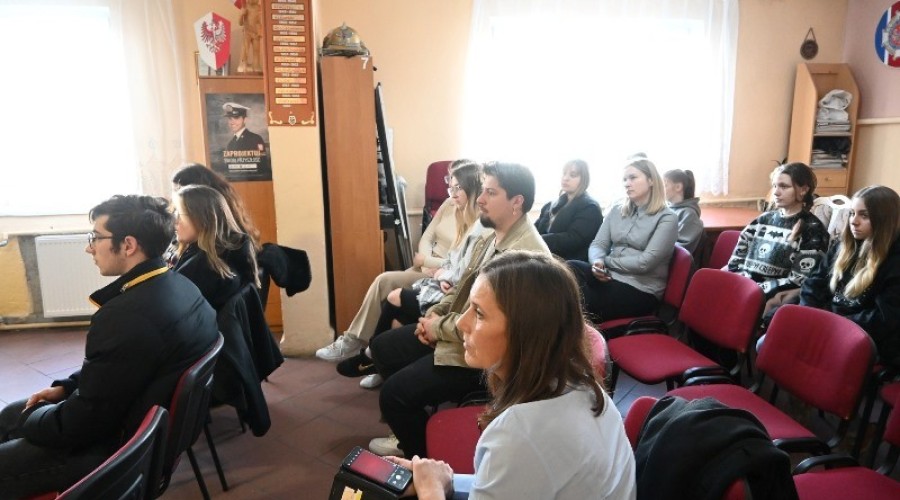 Młoda Krew Ratuje Życie. Pod Honorowym Patronatem Starosty Nowodworskiego. (3)