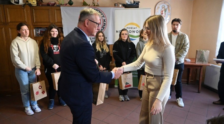 Młoda Krew Ratuje Życie. Pod Honorowym Patronatem Starosty Nowodworskiego. (7)