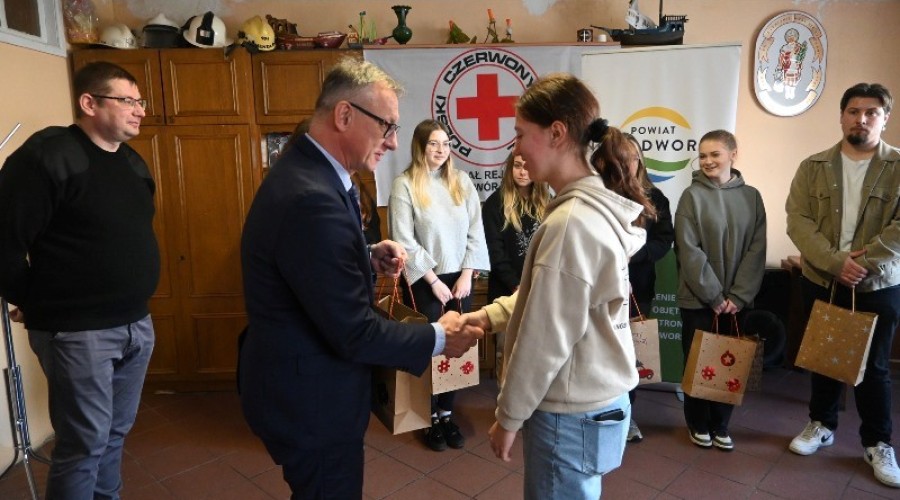 Młoda Krew Ratuje Życie. Pod Honorowym Patronatem Starosty Nowodworskiego. (8)