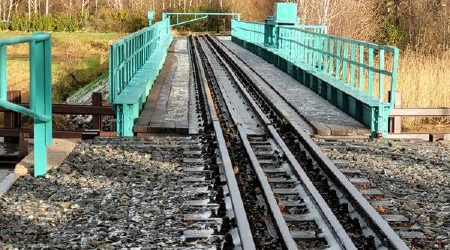 Remont zabytkowego, obrotowego mostu kolejowego w Rybinie zakończony (1)