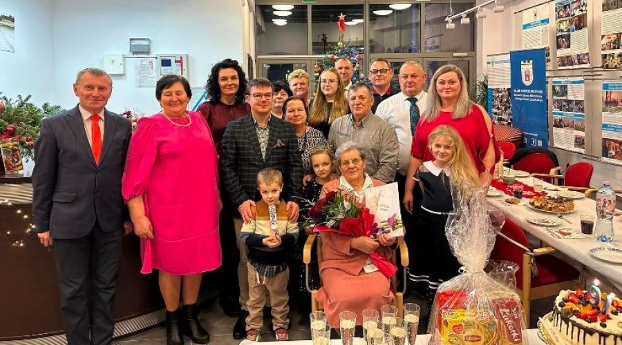 Nowy Dwór Gd. Wyjątkowe 90. Urodziny Pani Janiny Makarskiej!5