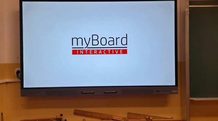 tujsk tablica szkoła1