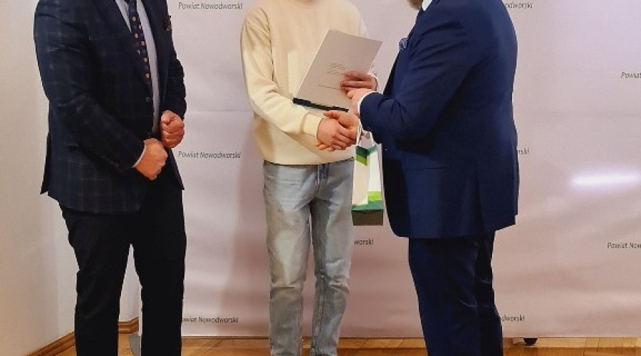 Nagrody sportowe Powiatu Nowodworskiego wręczone. (12)