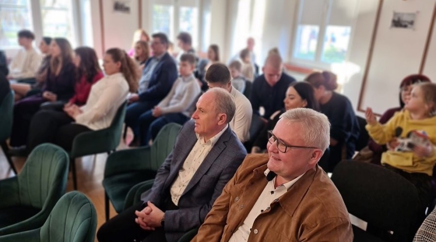 Nagrody sportowe Powiatu Nowodworskiego wręczone. (17)