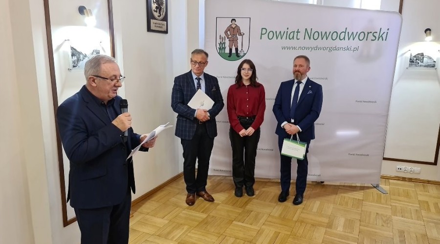 Nagrody sportowe Powiatu Nowodworskiego wręczone. (20)